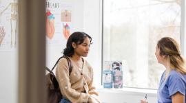 Las mujeres podrán acceder a atención ginecológica gratuita en la Cámara de Comercio de Quito