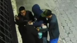 'Te mato': Cuatro hombres armados con cuchillos asaltaron a una mujer en Solanda, en Quito.