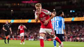 Un festejo de Arsenal en el inicio de la Premier League.