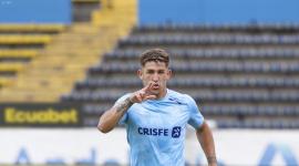 Mauricio Alonso festeja un gol con Universidad Católica ante el Manta.
