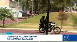 La Policía acudió al lugar para el levantamiento del cuerpo, confirmando que la víctima no registraba signos aparentes de violencia. Un reportaje de Mishell Villacís