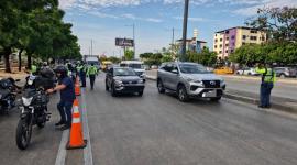 Los controles a motociclistas se intensifican en el norte de Guayaquil.
