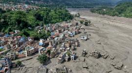 Inundaciones en Nepal y Tíbet: Avalancha de hielo habría causado un letal torrente de lodo