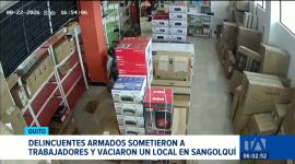 Al menos diez hombres a bordo de una camioneta y un camión sometieron a los trabajadores del establecimiento en Sangolquí para vaciar el local en pocos minutos. Un reportaje de Gustavo Jaramillo