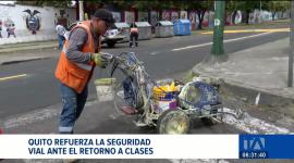 Ante el inicio de clases, la AMT vigilará los exteriores de 120 planteles educativos. La EPMMOP reforzará la señalización para peatones y estudiantes. Un reportaje de Mishell Villacís