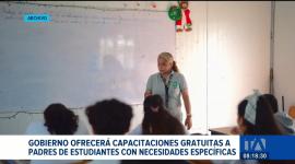 El Ministerio de Educación y Secap ofrecerán cursos gratuitos a padres que acompañan a estudiantes con necesidades específicas. Un reportaje de Mayli Rosas