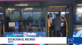 Trolebús y Ecovía cuentan con rutas exclusivas para facilitar el traslado rápido y seguro de miles de alumnos desde estaciones clave de la ciudad. Un reporte de Mateo Paredes