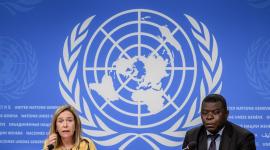 La secretaria general de la Organización Meteorológica Mundial (OMM), Celeste Saulo, y el jefe de la sección de predicción climática de la OMM, Wilfran Moufouma-Okia, en conferencia de prensa sobre la actualización de El Niño.