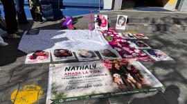 Familiares y amigos de Nathaly Mafla realizó un plantón en la Fiscalía de Pichincha, este 4 de septiembre de 2026.