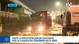 El colapso del sistema de alcantarillado afectan la movilidad y a las viviendas del sector de Sauces 6 que corre grandes riesgos de inundaciones. Un reportaje de Ever Moreira