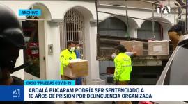 Un tribunal desestimó el hábeas corpus presentado por su esposa, por lo que el expresidente continúa hospitalizado y bajo resguardo de la policía. Un reportaje de Carlos Sacoto