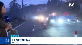 El incendio forestal registrado en el sector de La Vicentina fue controlado pero no liquidado en su totalidad. El cierre vial se mantiene hasta el medio día. Un reporte de Brigette Mancheno
