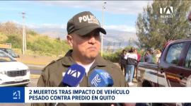 Un vehículo pesado perdió el control y se estrelló contra el cerramiento de un predio privado, provocando el deceso inmediato de dos personas. Un reportaje de Nathalie Jiménez