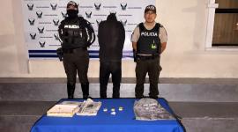 Un hombre fuye detenido por presuntamente estar involucrado con el incendio del sector de La Vincentina, en Quito.