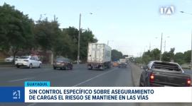Incidentes recurrentes en los principales accesos viales ponen a prueba la eficacia de los controles al transporte de carga pesada. Un reportaje de Camila Guevara