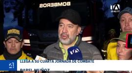 El fuego no da tregua y los equipos de bomberos y unidades de socorro se despliegan en el territorio para sofocar las llamas y controlar los focos activos. Autoridades señalan que el incendio está controlado en un 90%. Un reporte de Brigette Mancheno