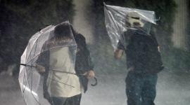 Lluvias récord e inundaciones en Tokio: El tifón Dujuan paraliza vuelos y eventos masivos en Japón