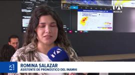 Pichincha, Imbabura, Carchi y Loja enfrentan condiciones extremas propensas a incendios forestales, mientras en la Costa rigen alertas por fuertes lluvias y tormentas. Un reportaje de Stephany Paz
