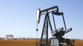 El precio del petróleo subió debido al confliecto entre Estados Unidos e Israel.