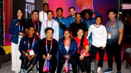 Deportistas de alto rendimiento y autoridades del COE en un evento previo a los Juegos Suramericanos Santa Fe 2026.