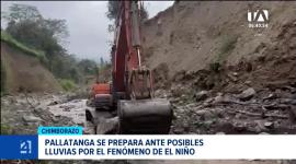 Maquinaria pesada interviene vías y quebradas estratégicas en la provincia de Chimborazo para prevenir el aislamiento de comunidades agrícolas y productivas por el riesgo ante el Fenómeno de El Niño. Un reportaje de Mercedes Chávez