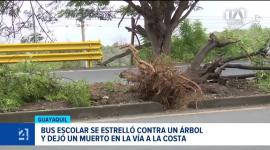 Informes preliminares señalan que la calzada mojada por las lluvias incidió en los percances registrados en la vía a la Costa. Un reportaje de Camila Guevara