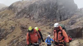 Cerca de 10 rescatistas se movilizaron al volcán Cayambe, donde una mujer de 41 años fue localizada signos sin vitales durante una emergencia de montaña.