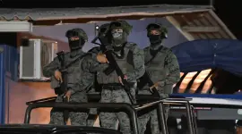 Militares y policías ejecutaron operaciones conjuntas durante el toque de queda.