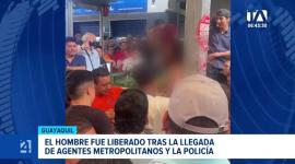 Trabajadores del sector detuvieron al hombre y aplicaron medidas de justicia por mano propia tras un presunto robo. Además, señalan que están cansados de los constantes hechos delictivos en la zona.  Un reportaje de Camila Guevara