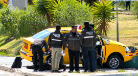 Policía realiza investigaciones por asesinato a taxista en Carcelén Bajo, norte de Quito.