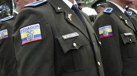 Policías en servicio activo y pasivo, junto con dos civiles, son procesadas por presunta asociación ilícita relacionada con la manipulación de evidencias, según informó la Fiscalía.