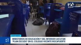 Unidades policiales inspeccionaron las aulas del emblemático establecimiento guayaquileño para prevenir el ingreso de drogas y armas de fuego. Un reportaje Paula Kuhn