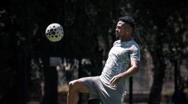 Michael Estrada en un entrenamieno de Liga de Quito previo al juego con Barcelona