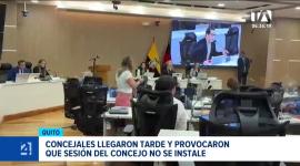 Varios concejales no llegaron a tiempo a la convocatoria, generando un nuevo impase y desacuerdos en el cabildo capitalino. Un reportaje de Stephany Paz