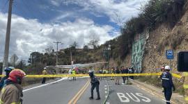 Una avioneta cayó en el Aeropuerto Mariscal La Mar, en Cuenca.