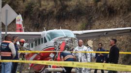 Una aeronave ligera perdió pista y terminó precipitándose hacia el exterior de la terminal aérea.Quedó detenida sobre la avenida Hurtado de Mendoza, en el sector de la quebrada de Milchichig.