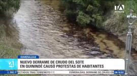 Habitantes del recinto Cupa bloquearon la carretera para exigir soluciones urgentes ante la constante repetición de vertidos de petróleo en la zona. Un reportaje de Xavier García