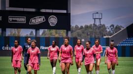 Dragonas IDV se prepara para el partido de la Copa Libertadores