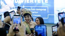 Shyare Andrade, primera finalista del Miss Grand International 2026, en su regreso a Ecuador, en el aeropuerto José Joaquin de Olmedo.