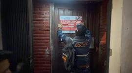 AMC alerta sobre el modus operandi digital de prostíbulos informales en zonas residenciales de Quito para captar clientes.