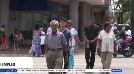 Pese a contar con amplia preparación y trayectoria, especialistas señalan que la reinvención profesional y el emprendimiento se han transformado en caminos clave para reinsertarse al mercado laboral. Un reportaje de Ever Moreira