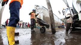 Labores de limpieza en la Lucha de los Pobres luego de las inundaciones provocadas por las fuertes lluvias de octubre.