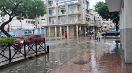 Distintas calles de Guayaquil amanecieron inundadas este lunes 19 de octubre del 2026.