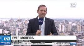 La acumulación de agua inundó calles, provocó daños en vehículos y obligó a suspender la jornada lectiva en los planteles educativos de la urbe. Un reportaje de Ever Moreira