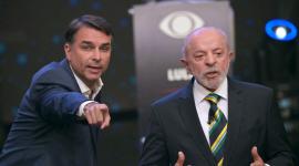 Lula da Silva, presidente y candidato de Brasil y Flavio Bolsonaro, durante un debate previo a la segunda vuelta de las elecciones presidenciales en Sao Paulo.