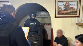 La Fiscalía informó que capturan a cuatro presuntos integrantes de red que estafaba a adultos mayores con el "cambiazo" en Quito y Alausí este miércoles 21 de octubre de 2026.