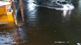 distintos sectopres de Guayaquil presentan acumulación de agua la madrugada de este lunes 26 de octubre