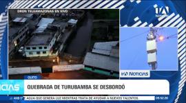 Las intensas precipitaciones registradas la tarde del domingo provocaron la crecida y desbordamiento de la quebrada de Turubamba en el sector Lucha de los Pobres. El colapso del sistema de alcantarillado afectó la circulación vehicular, obligando a la Agencia Metropolitana de Tránsito a implementar cierres viales preventivos mientras los equipos de emergencia realizan trabajos de limpieza. Un reporte de Gustavo Jaramillo.