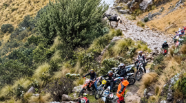 Un grupo de motociclistas realizó enduro en el sector de las lagunas Pampeadas, en Cajas.