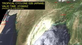 Fuertes destrozos y evacuaciones masivas tras el impacto del ciclón Arnab